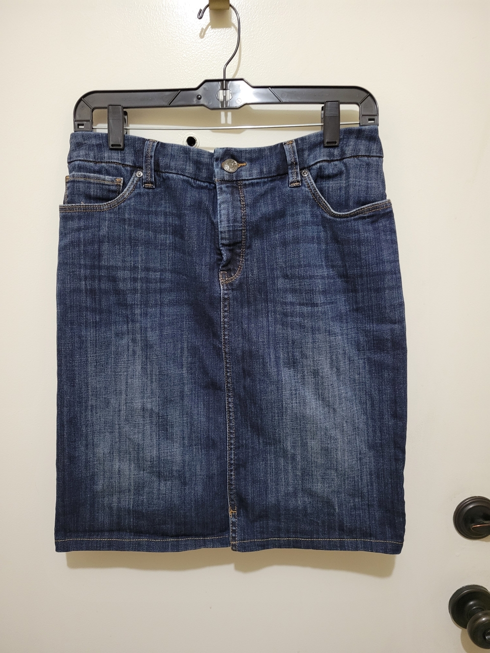 Chico's Ladies Dark Blue Denim Pencil Skirt - Size 1.